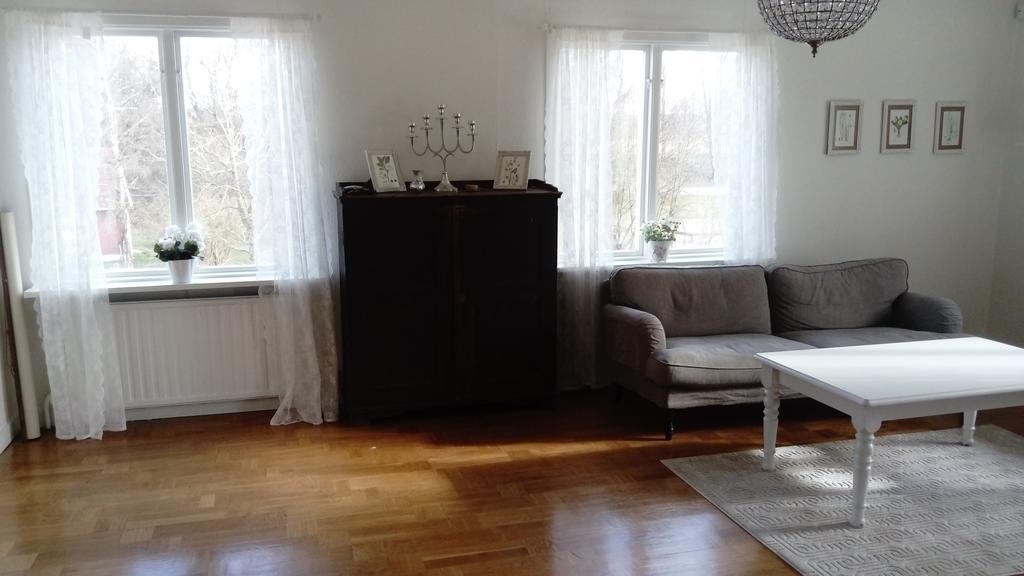 Byskolansvandrarhem Bronnestad Екстериор снимка